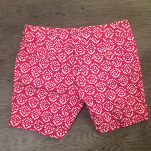 LOFT ANN TAYLOR Pink Flower Shorts Sz 00 - Picture 3 of 5
